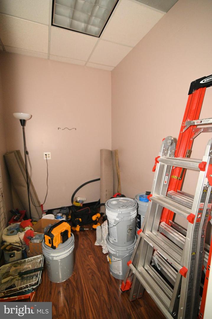 12106 Old Line Ctr #r-8-b Property Photo 38