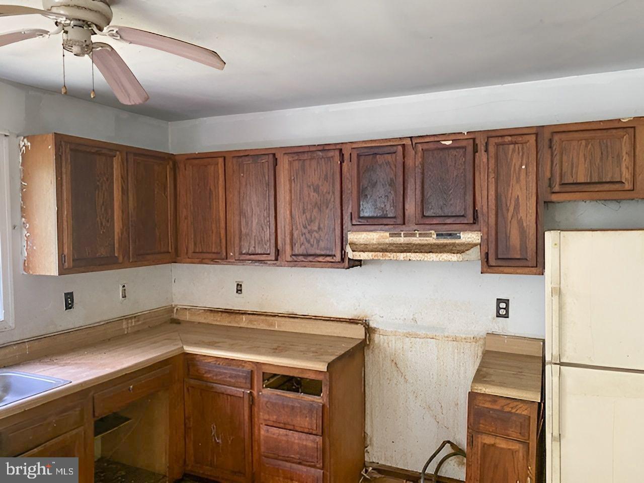 6215 Bartlett Pl Property Photo 8
