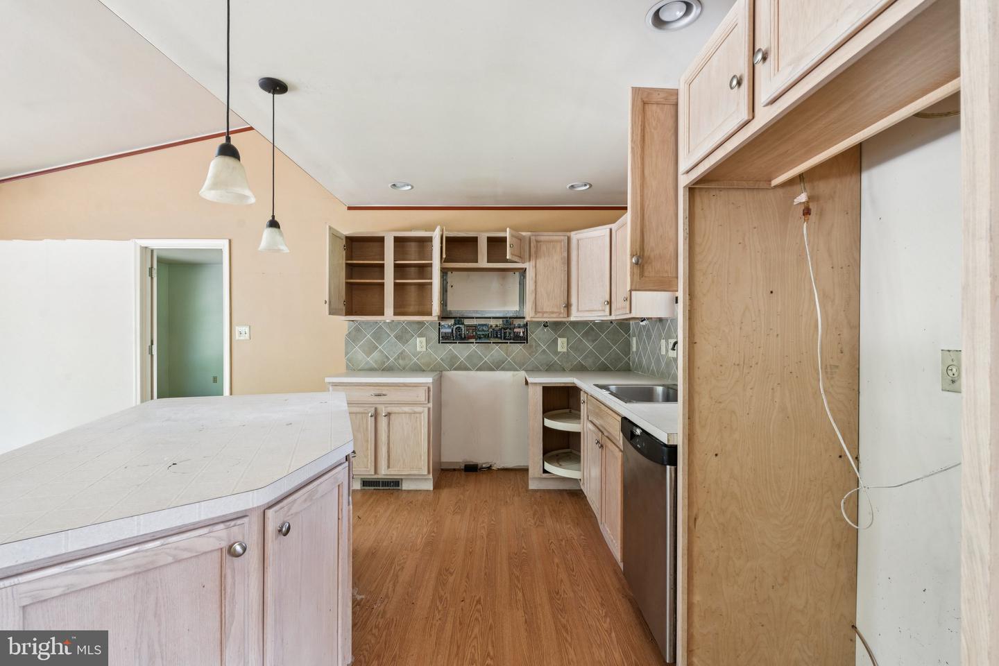 14413 Bittersweet Dr Property Photo 3