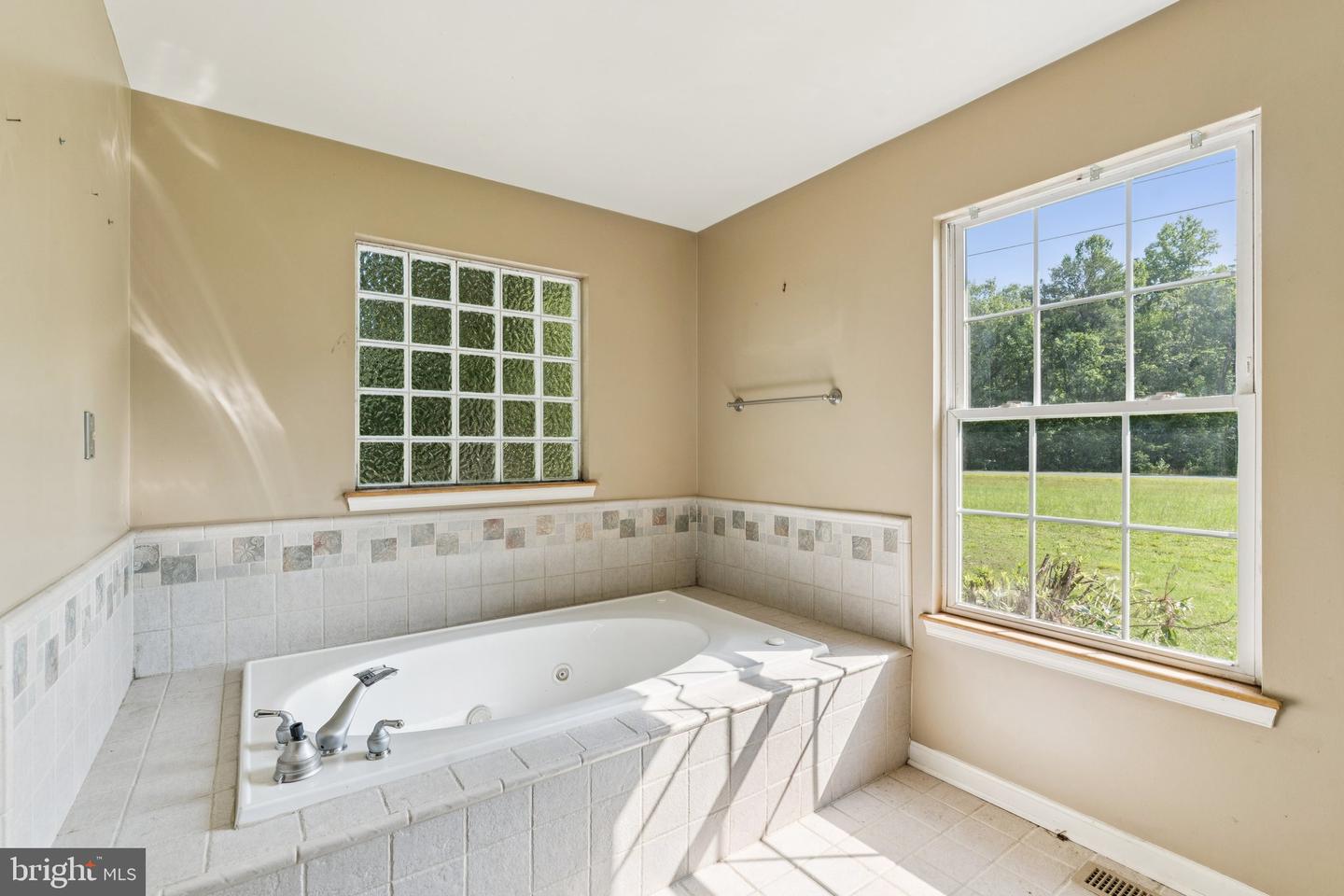 14413 Bittersweet Dr Property Photo 19