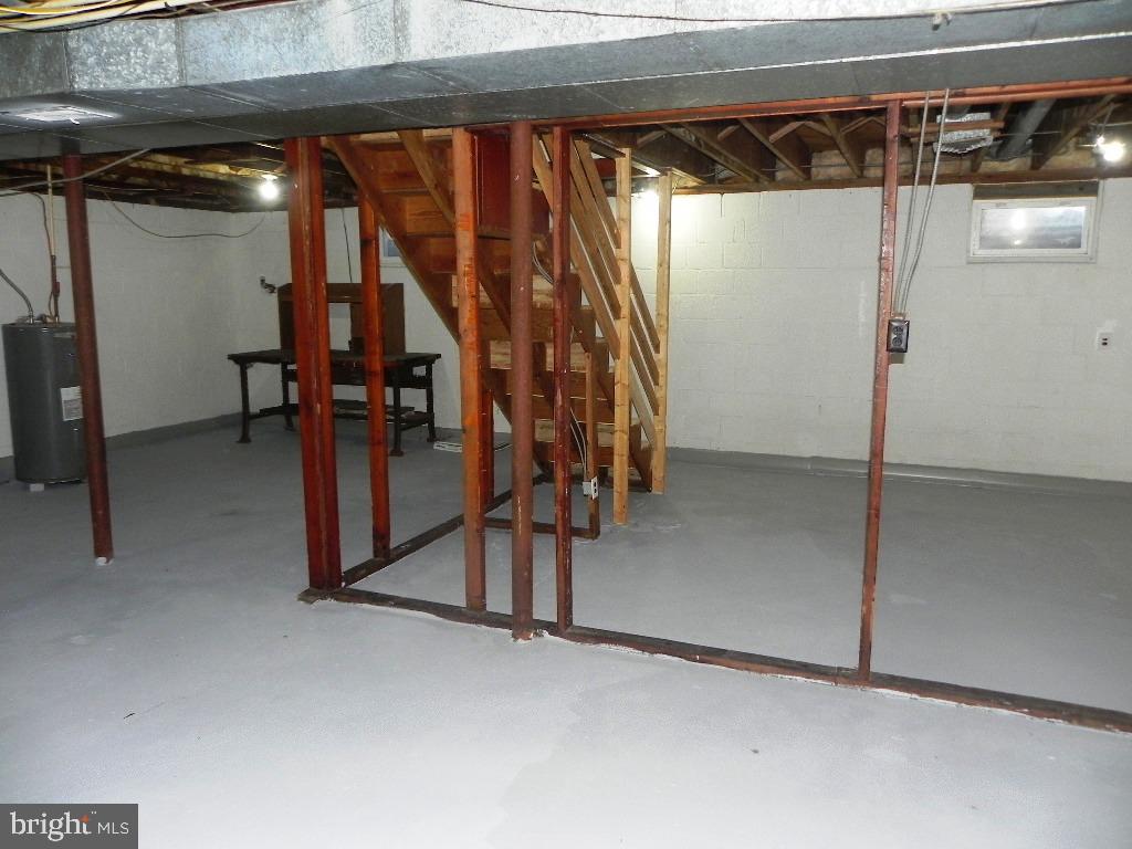 10170 Berry Rd Property Photo 3