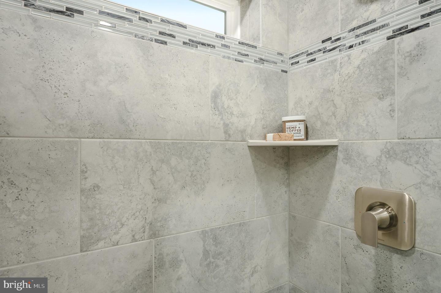 10654 Roundstone Ln Property Photo 9