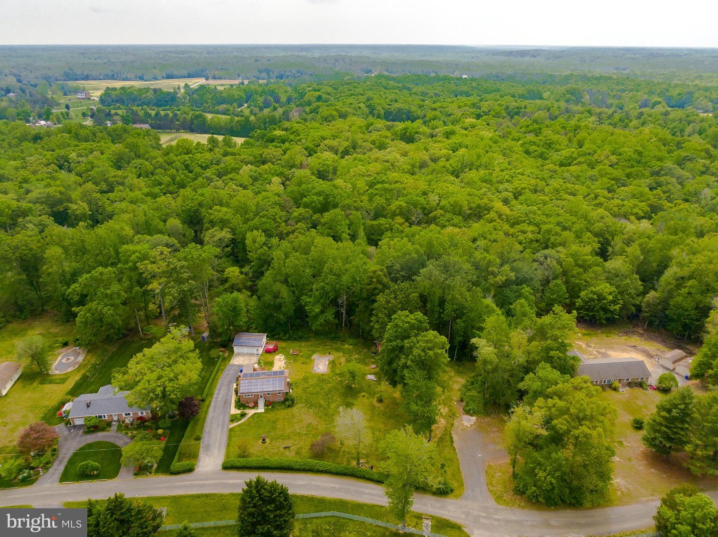 13995 Petzold Dr Property Photo 3