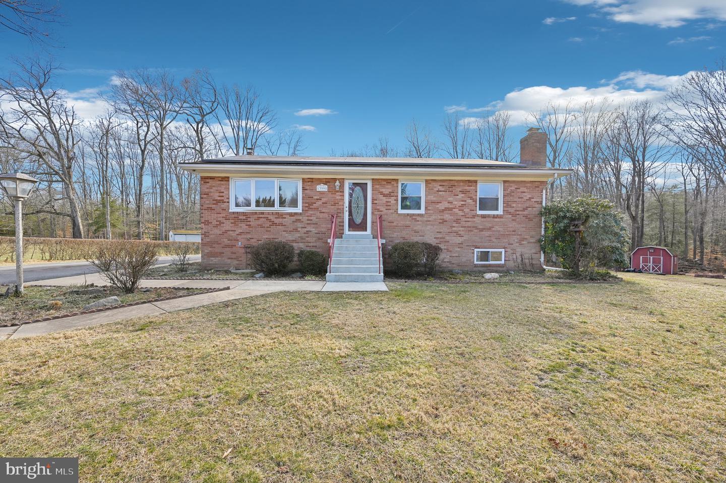 13995 Petzold Dr Property Photo 7