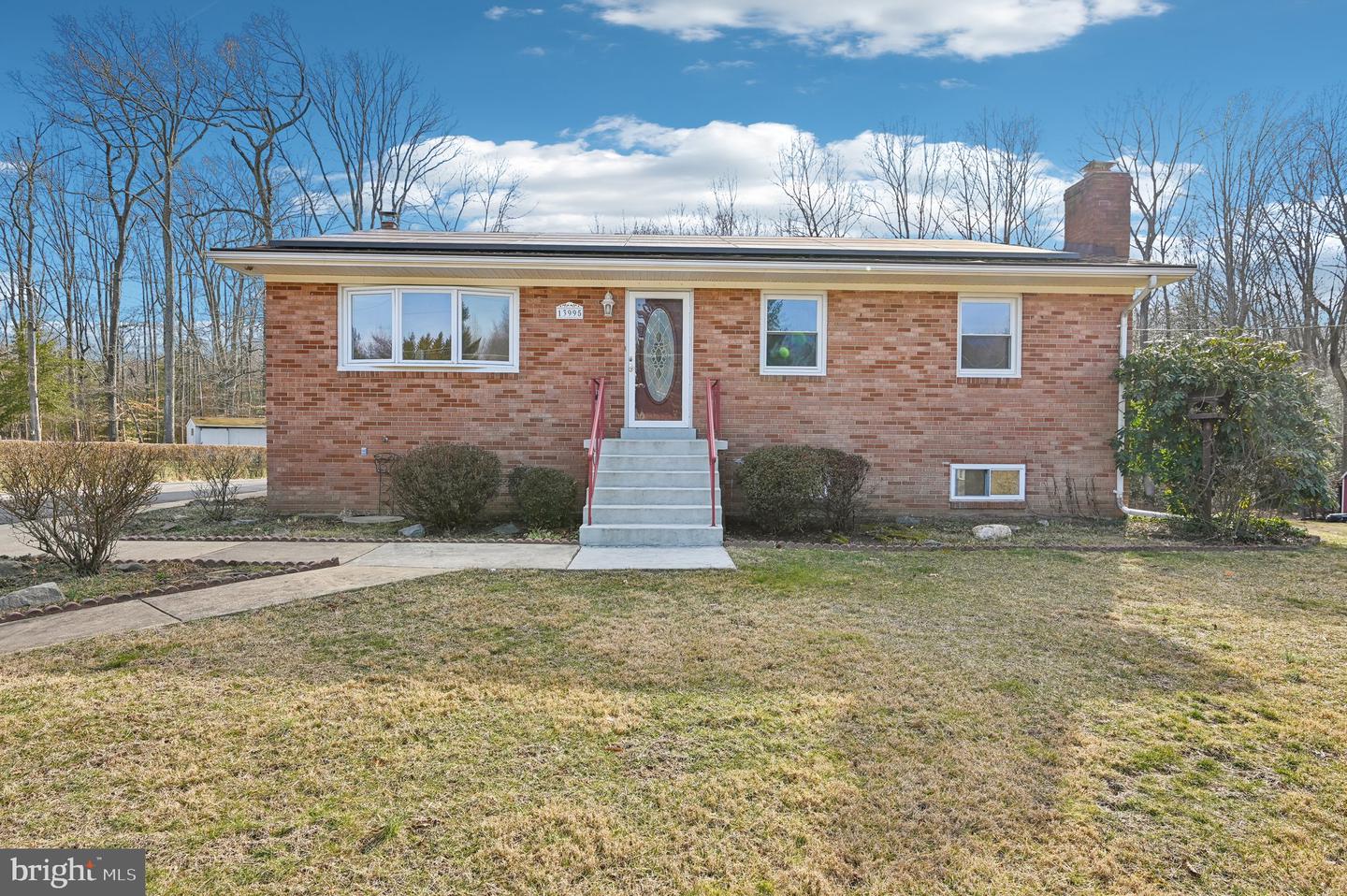 13995 Petzold Dr Property Photo 8