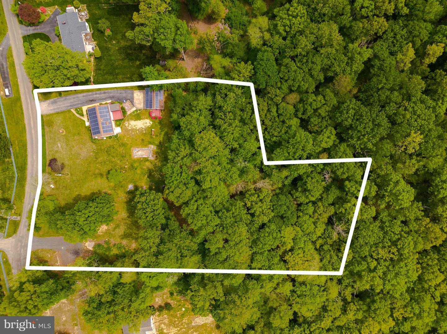 13995 Petzold Dr Property Photo 10
