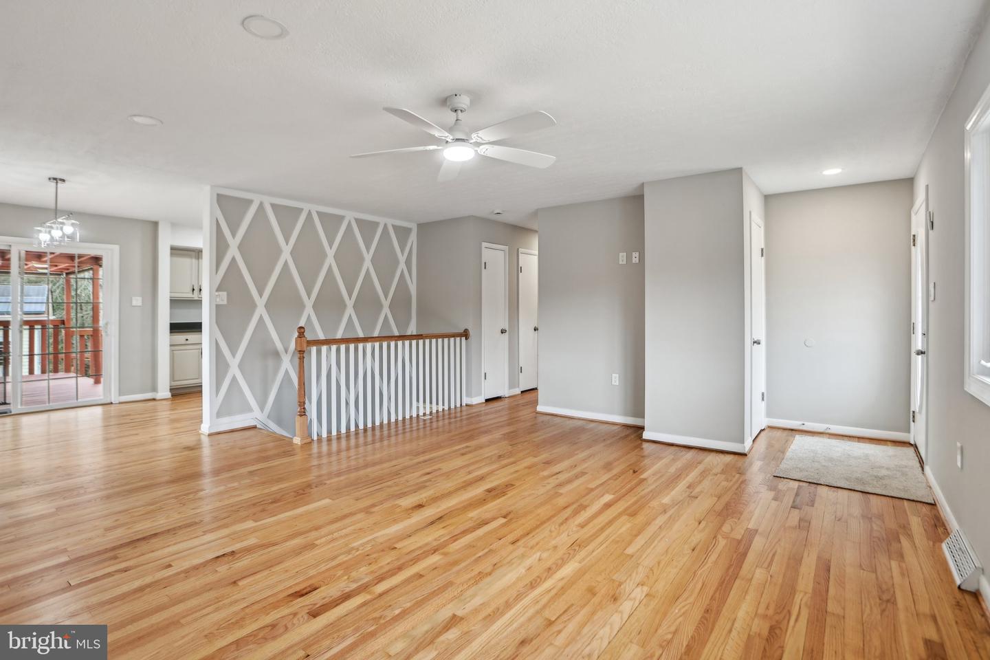 13995 Petzold Dr Property Photo 11