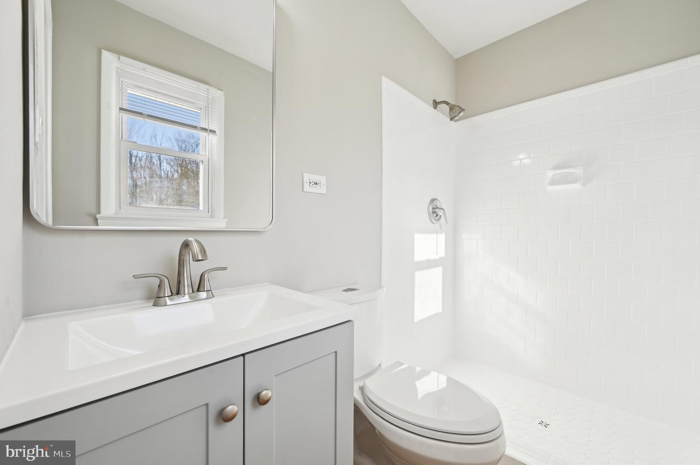 13995 Petzold Dr Property Photo 32