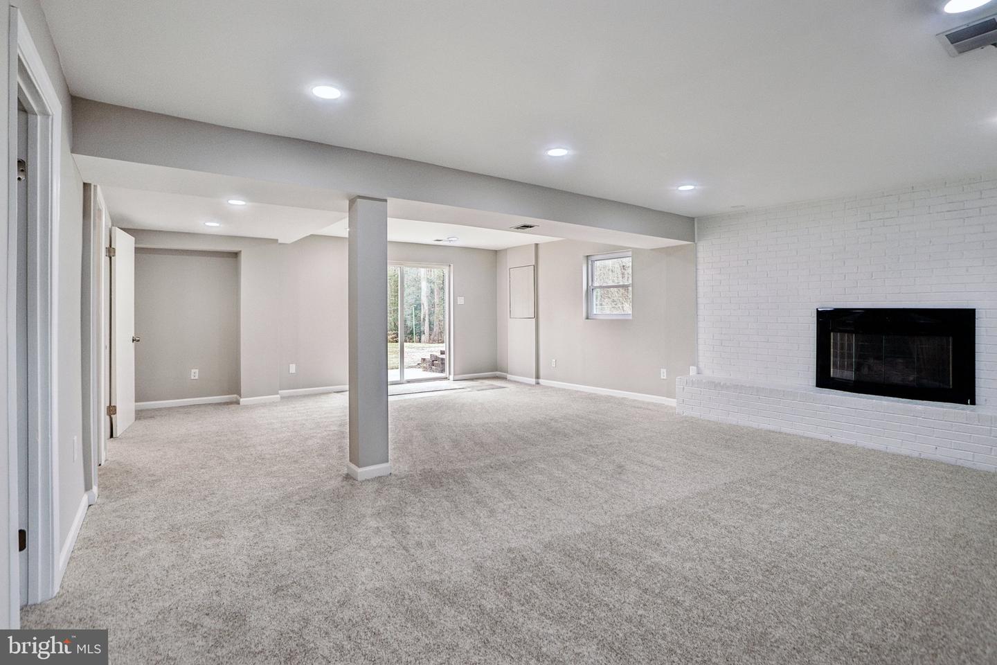 13995 Petzold Dr Property Photo 38