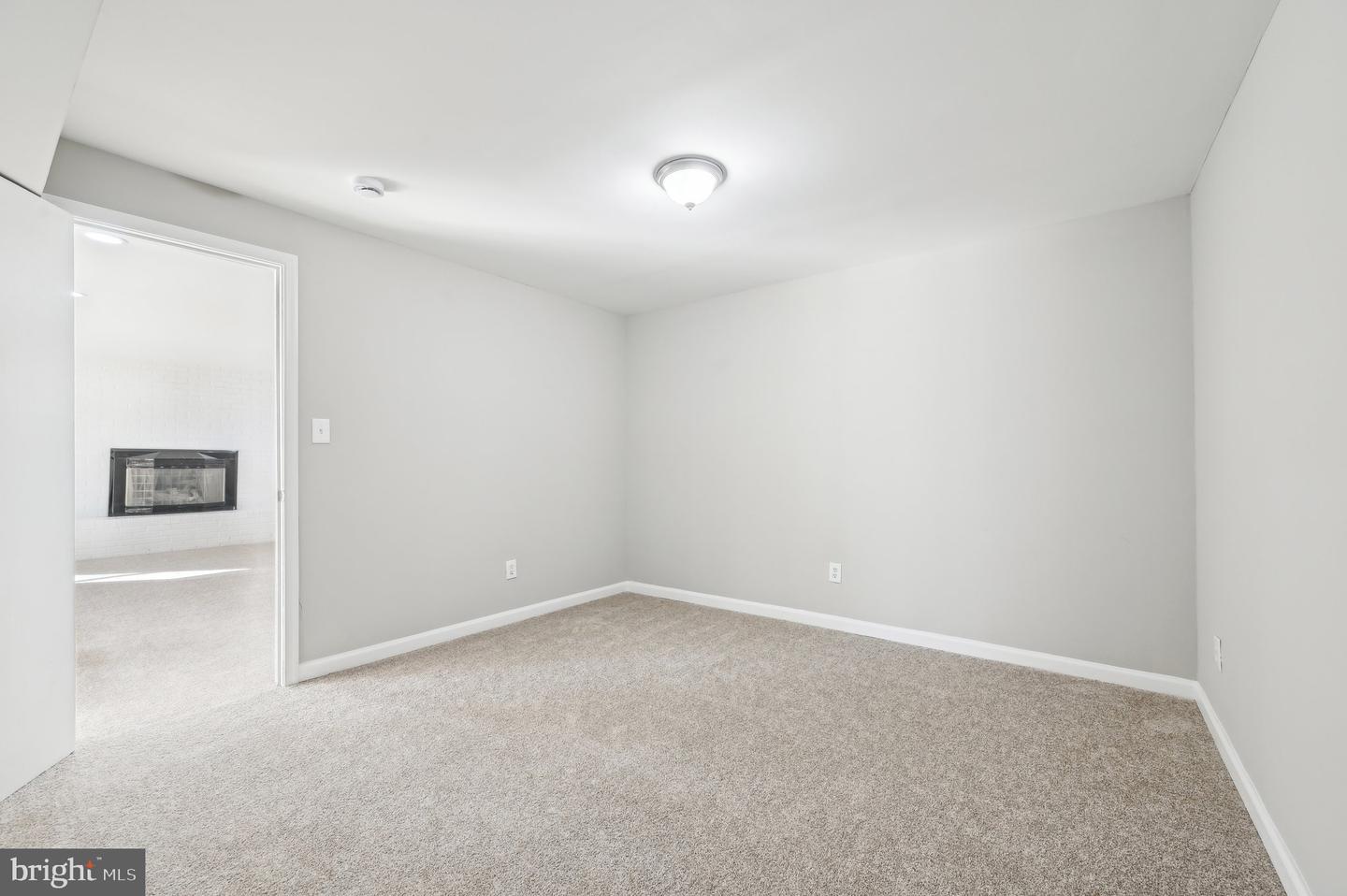 13995 Petzold Dr Property Photo 45