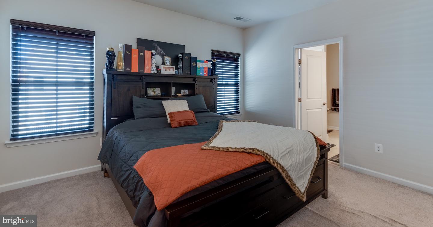 10906 Clerkenwell Aly Property Photo 11