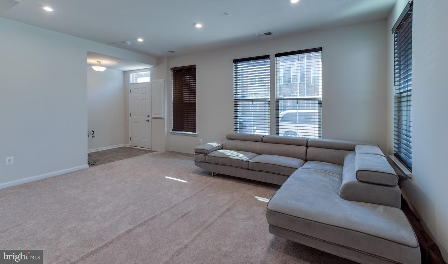 10906 Clerkenwell Aly Property Photo 21
