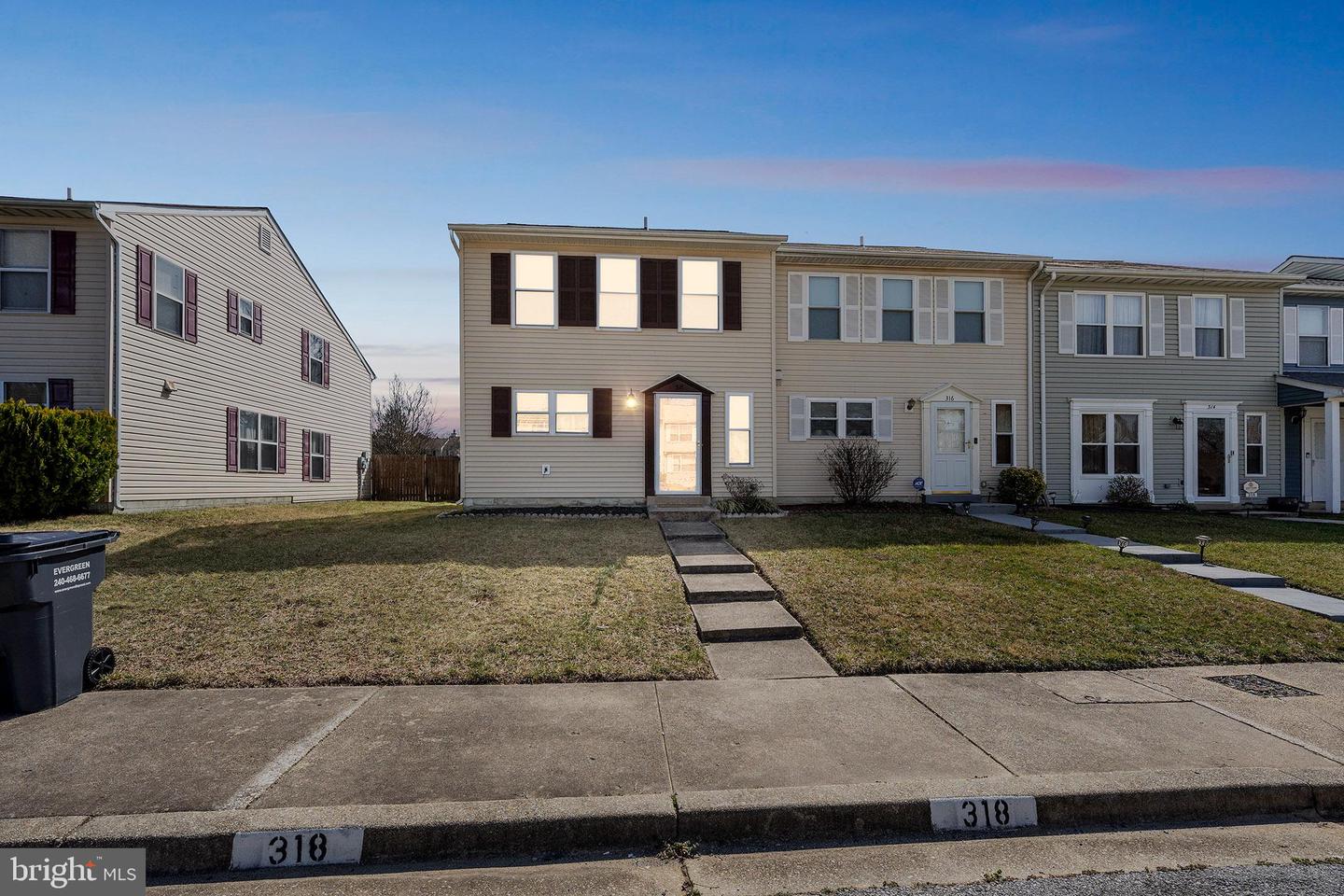 318 Woodside Pl Property Photo