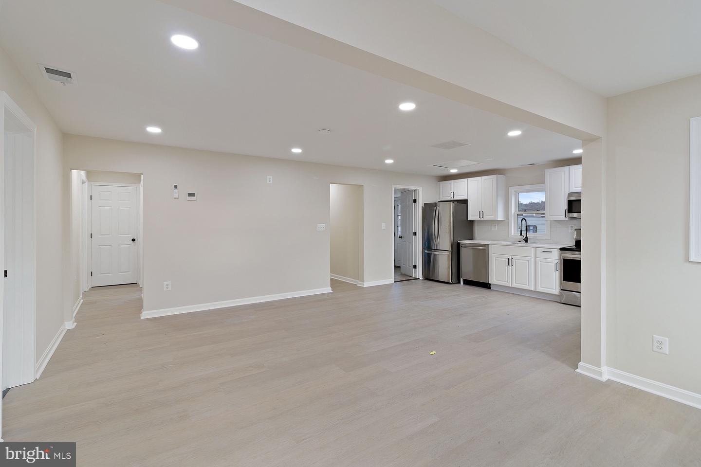 3165 Mill Pl Property Photo 2