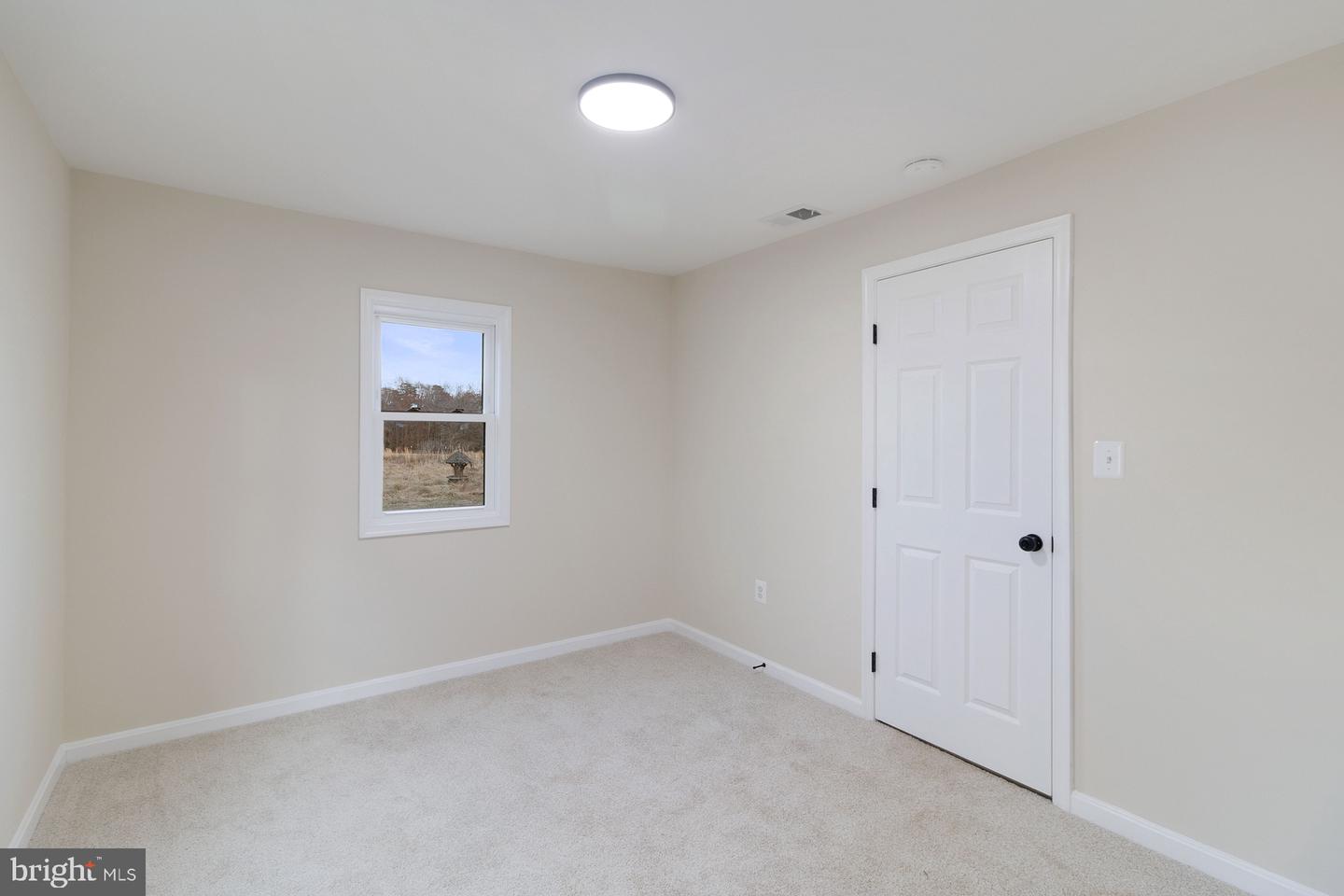 3165 Mill Pl Property Photo 3