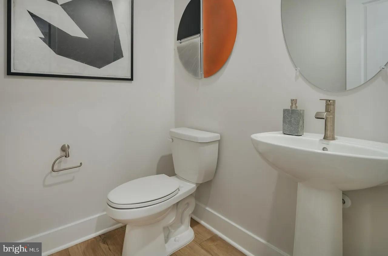 11009 Barnard Place Property Photo 8