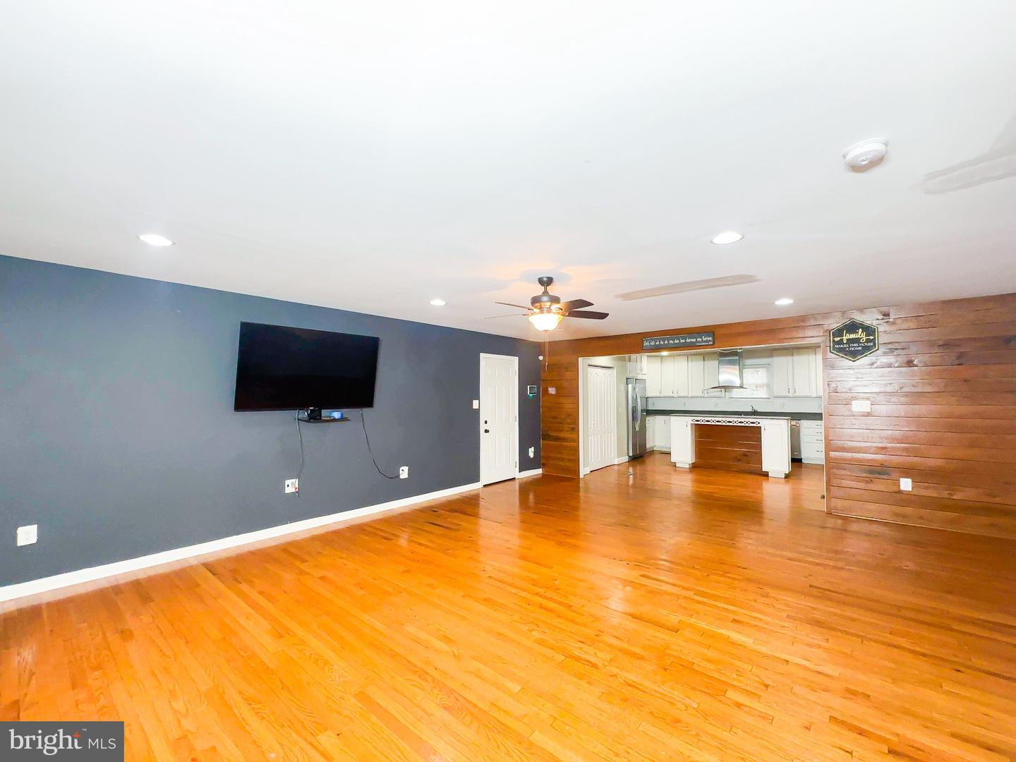 2204 Holly Oak Ct Property Photo 6