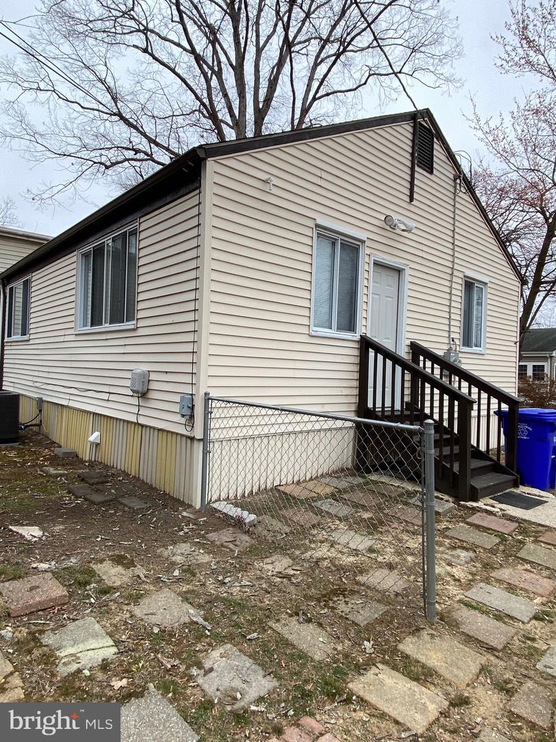 140 Circle Ave Property Photo