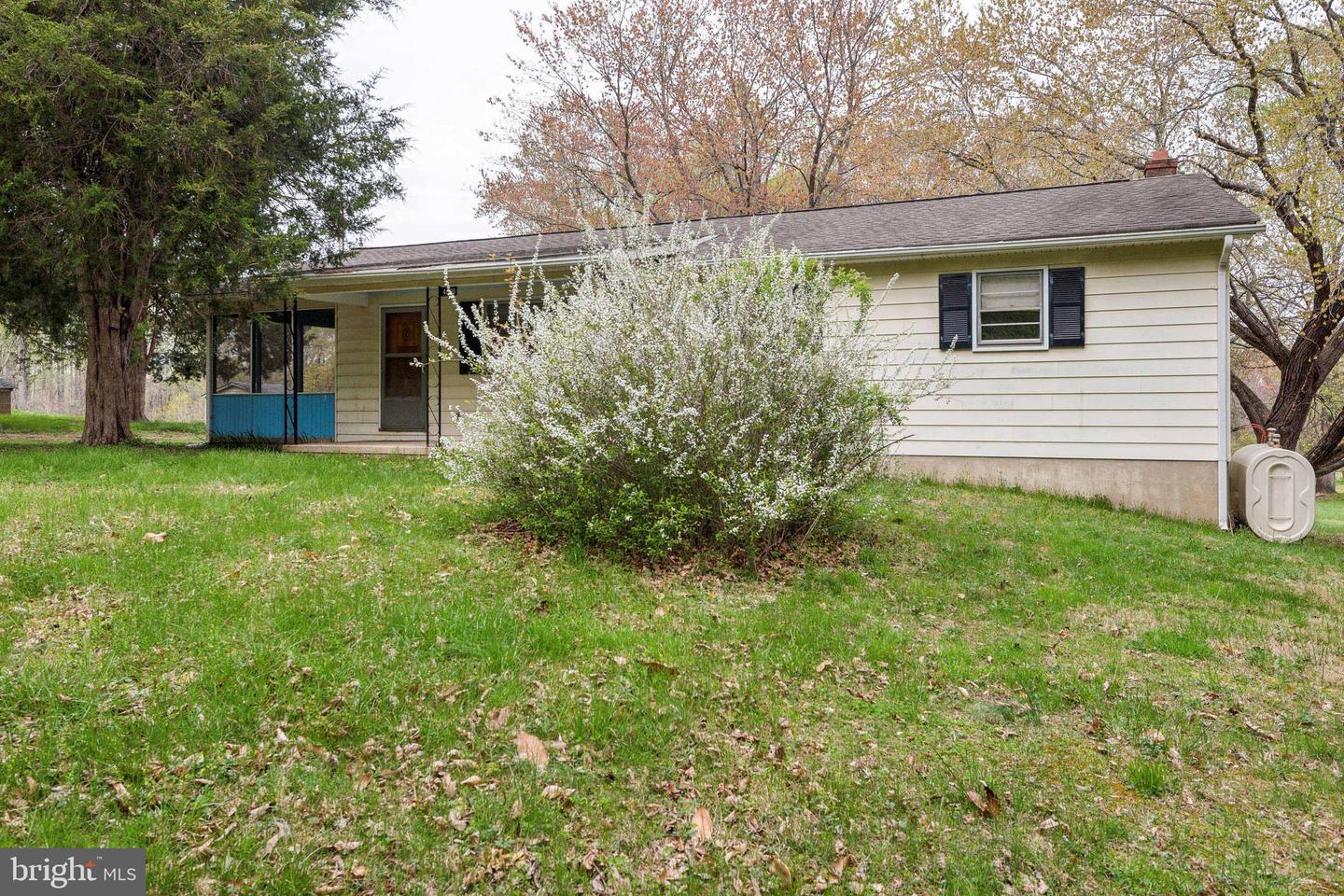 4090 Gardiner Rd Property Photo 2