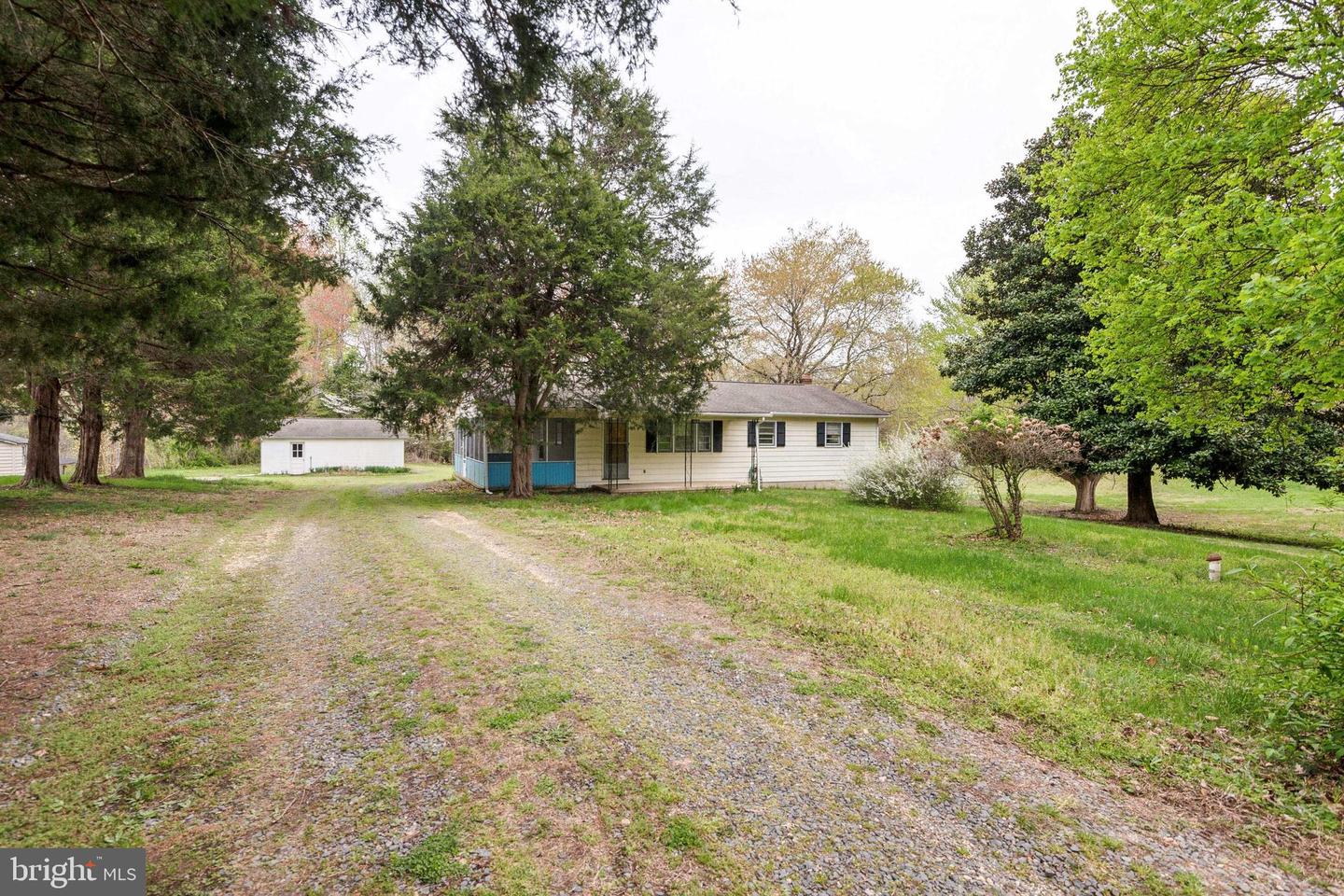 4090 Gardiner Rd Property Photo 4