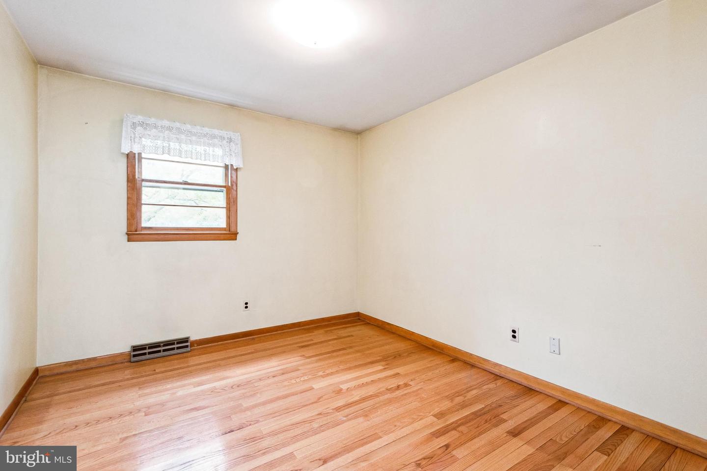 4090 Gardiner Rd Property Photo 17