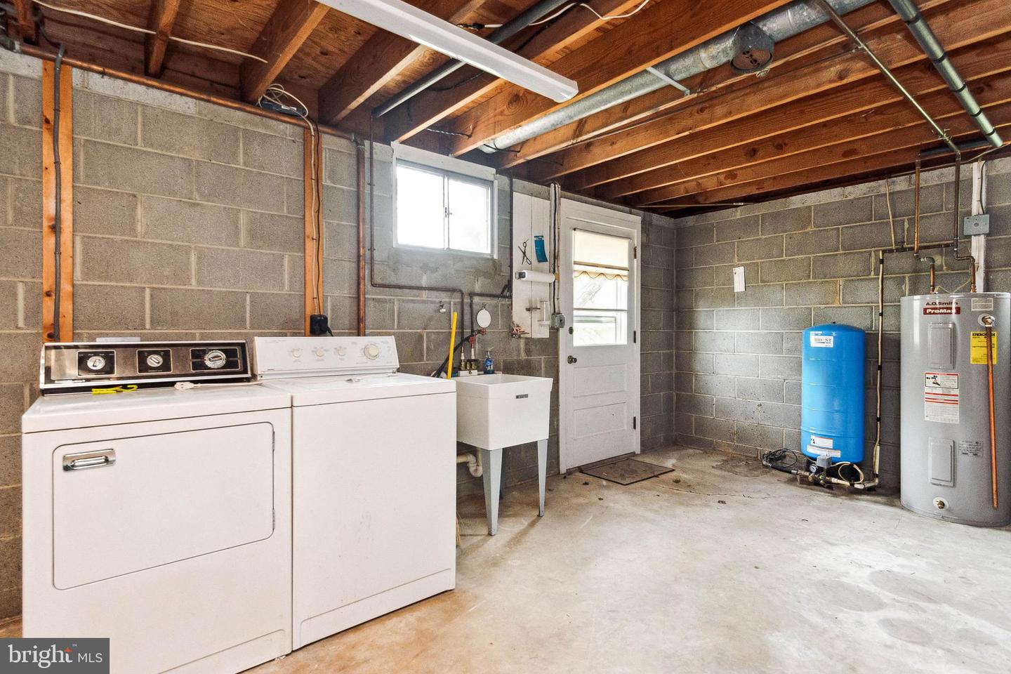 4090 Gardiner Rd Property Photo 19