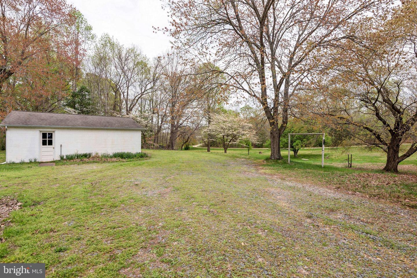 4090 Gardiner Rd Property Photo 23