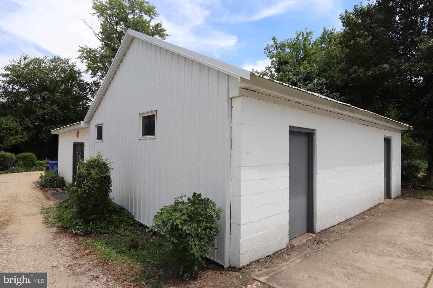 4601 Strauss Ave Property Photo 4