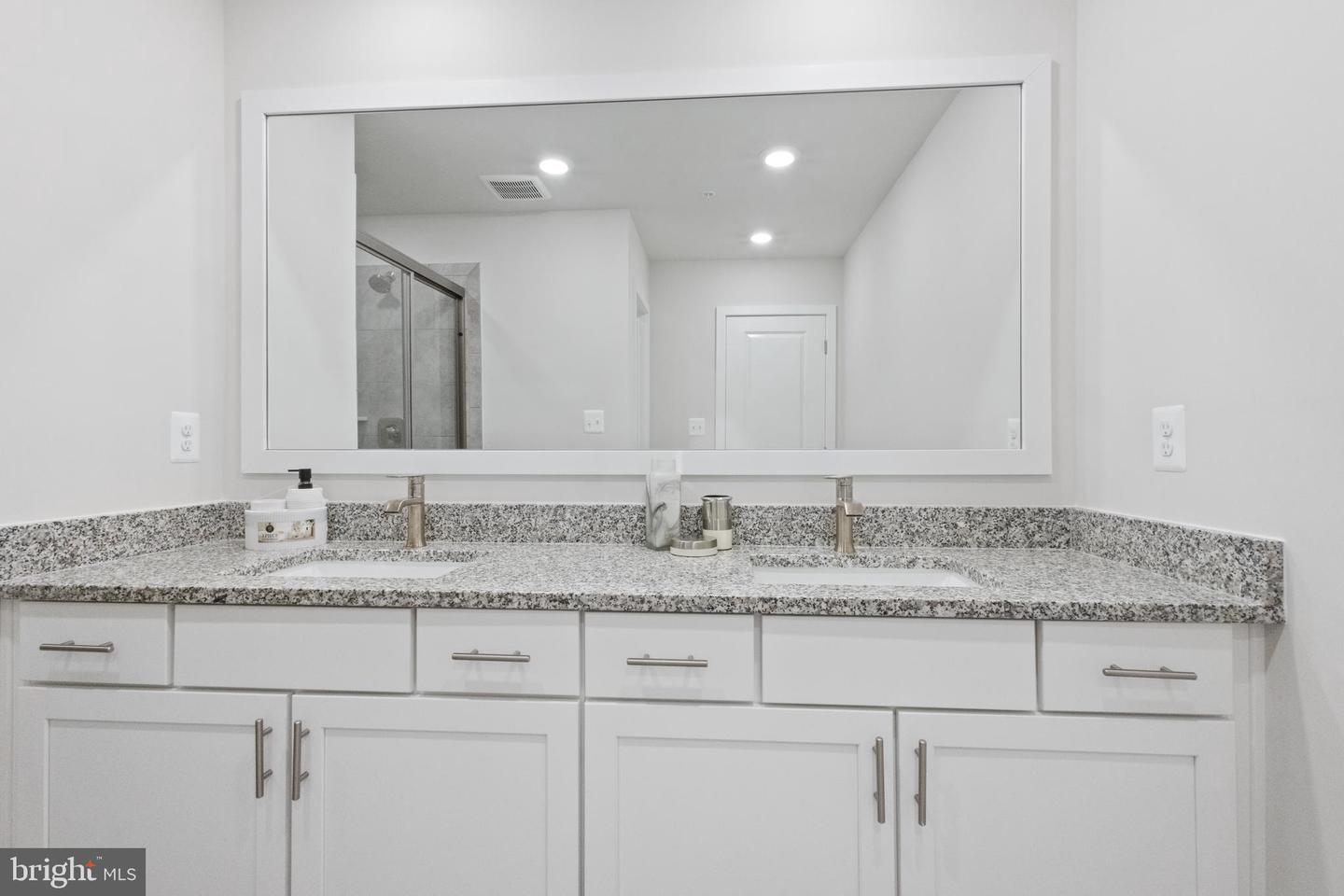 3045 Perthshire Pl Property Photo 20