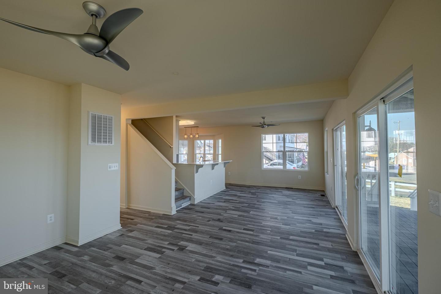 7391 Benedict Ave Property Photo 15