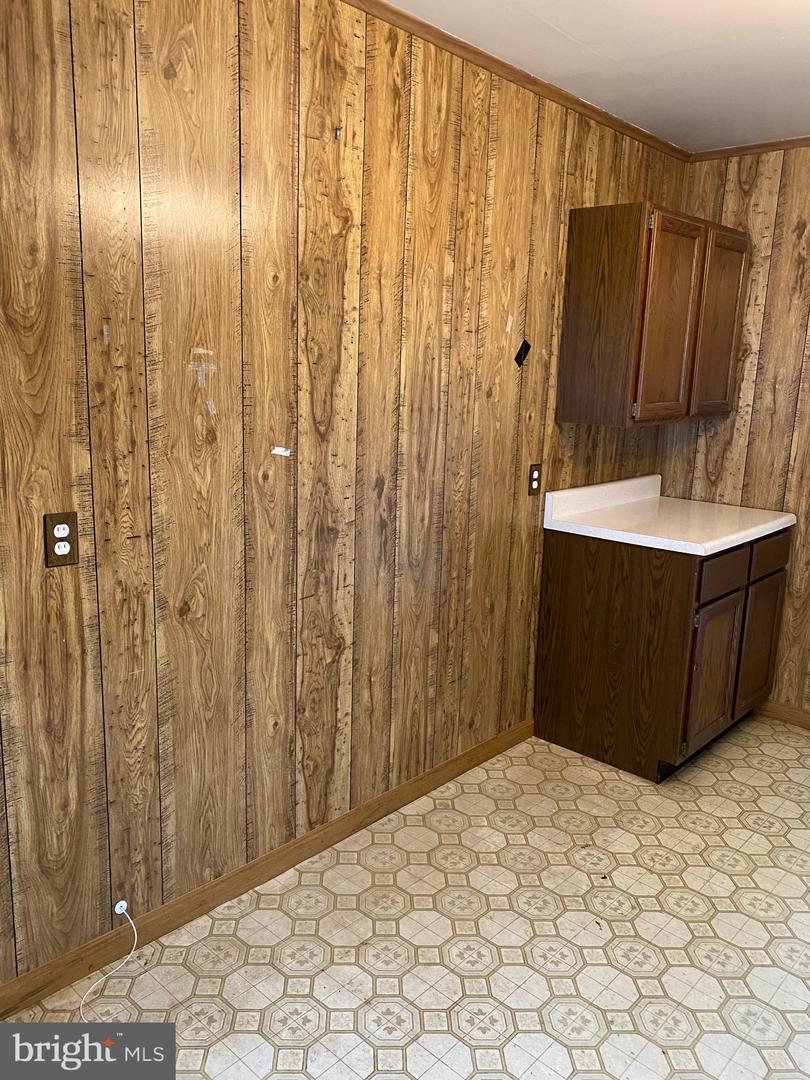 33 Delta Pl Property Photo 6