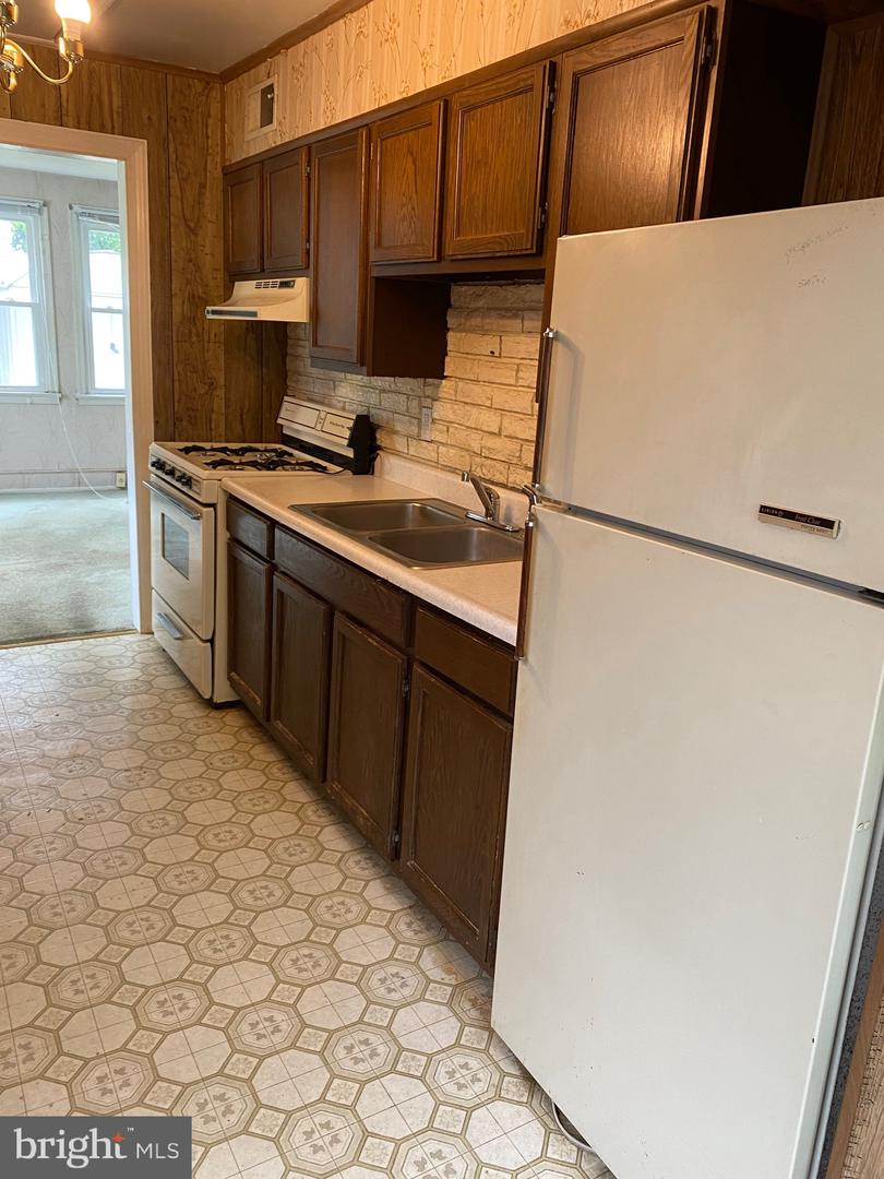 33 Delta Pl Property Photo 7