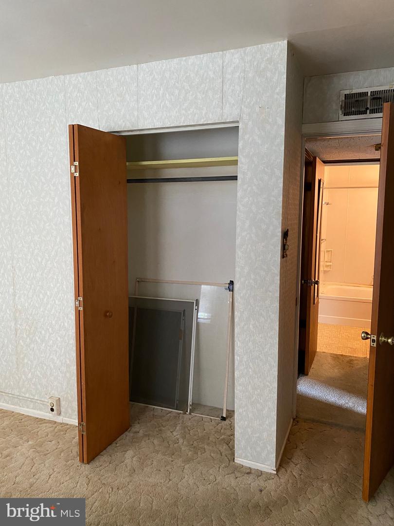 33 Delta Pl Property Photo 10