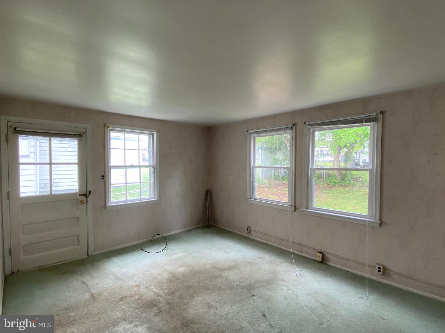 33 Delta Pl Property Photo 12