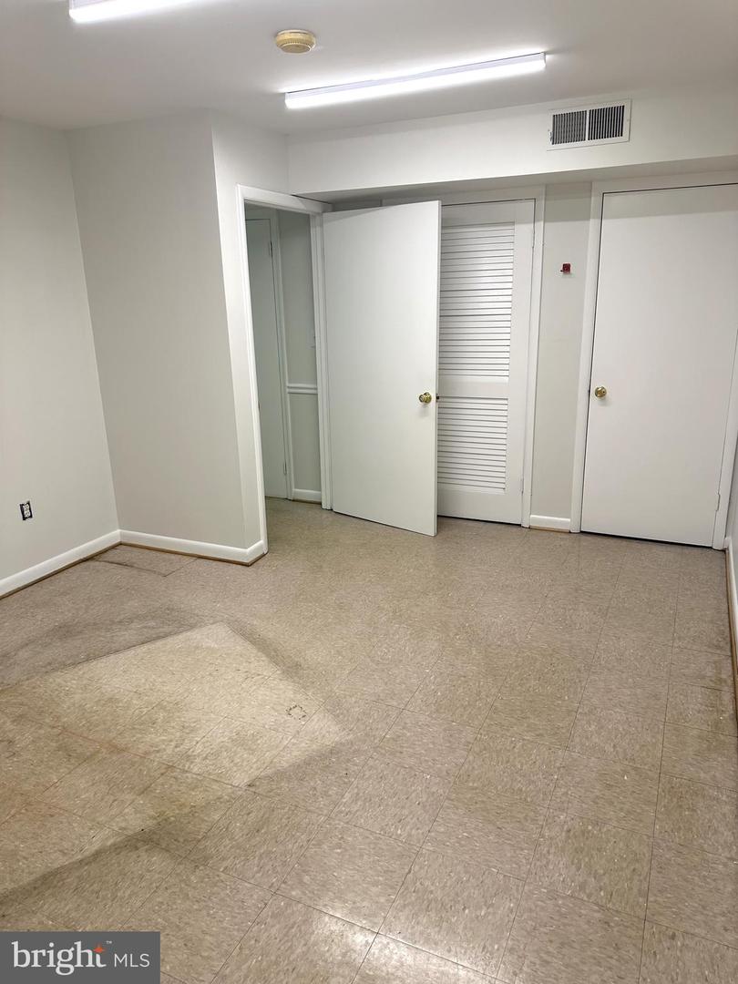 515 Charles St Property Photo 7