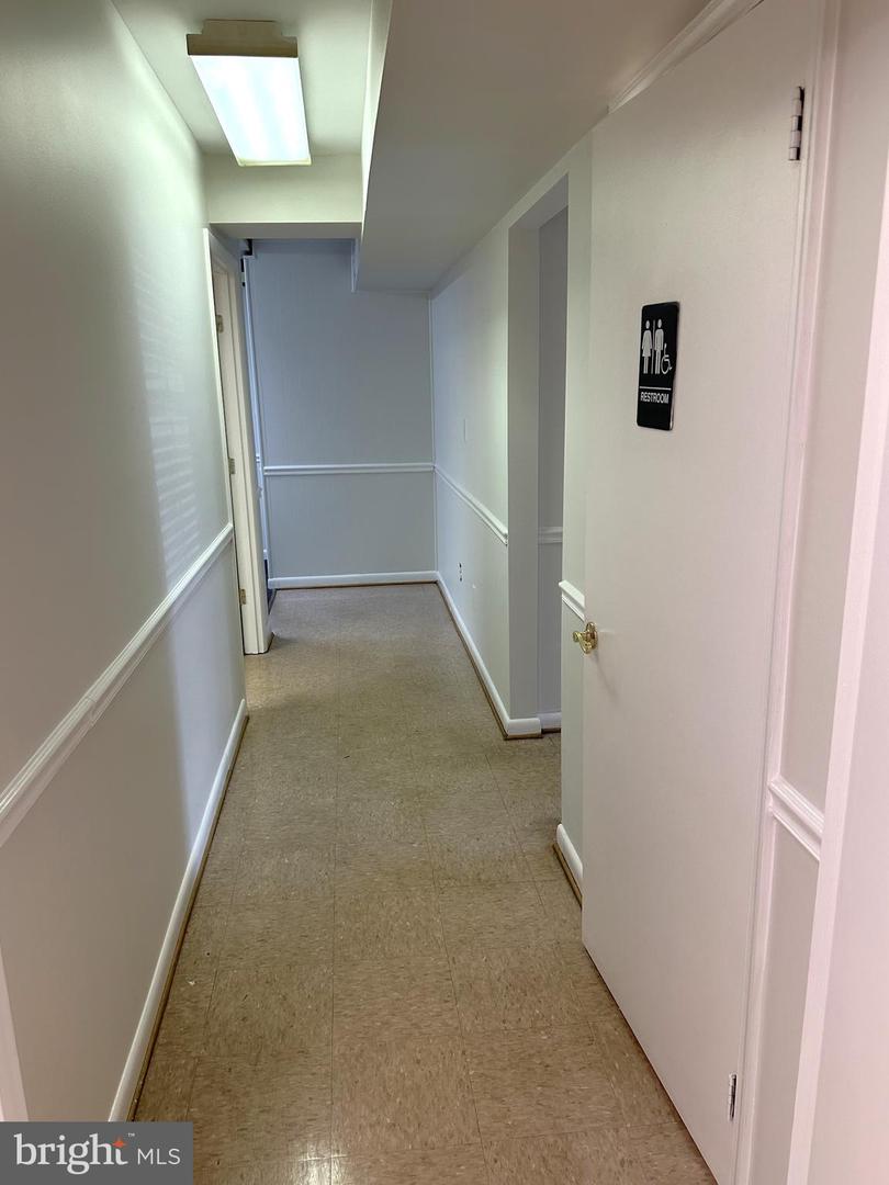 515 Charles St Property Photo 8