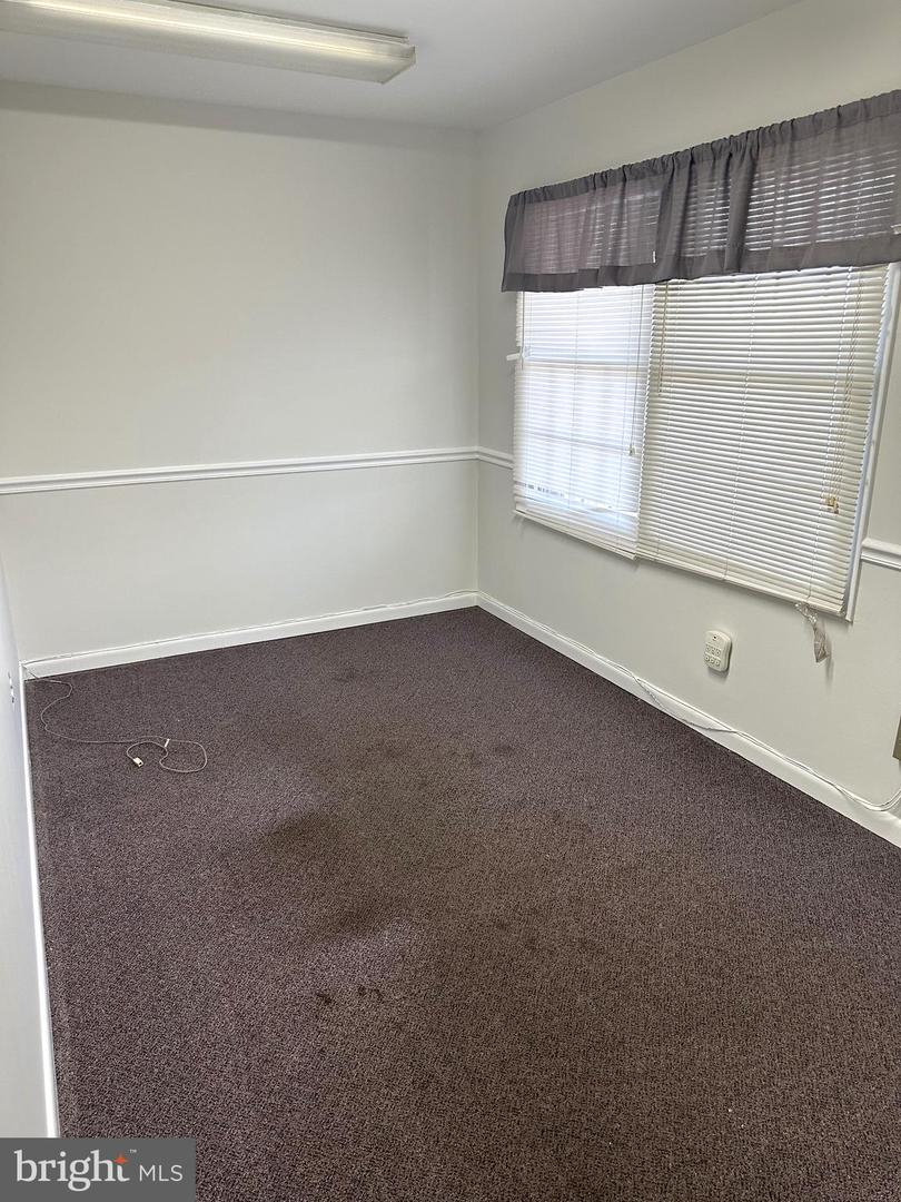 515 Charles St Property Photo 9