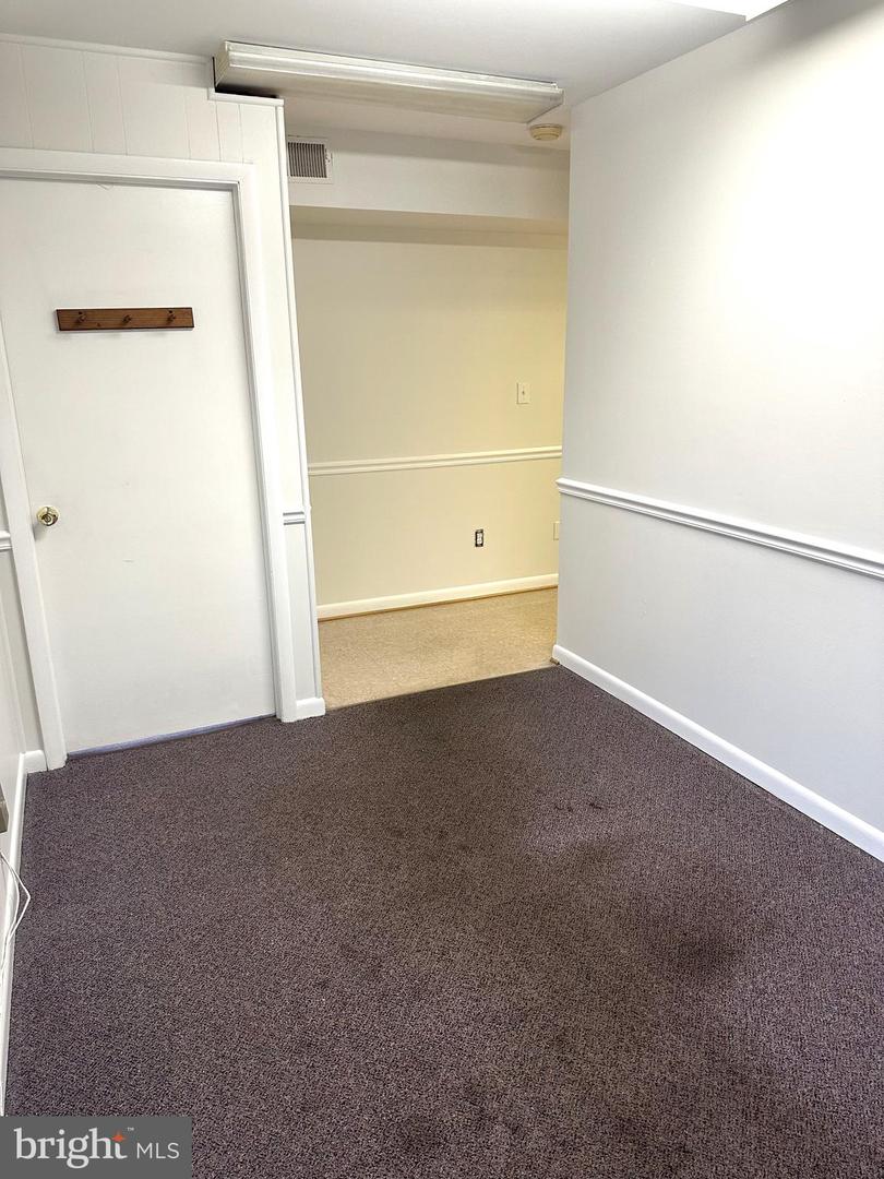 515 Charles St Property Photo 10