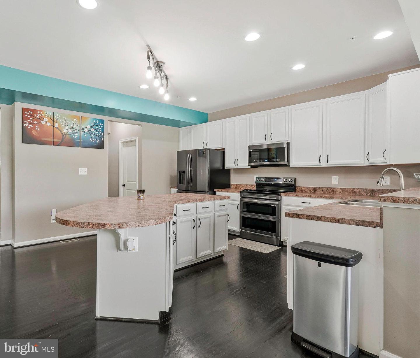 10427 Stone Pine Ave Property Photo 8