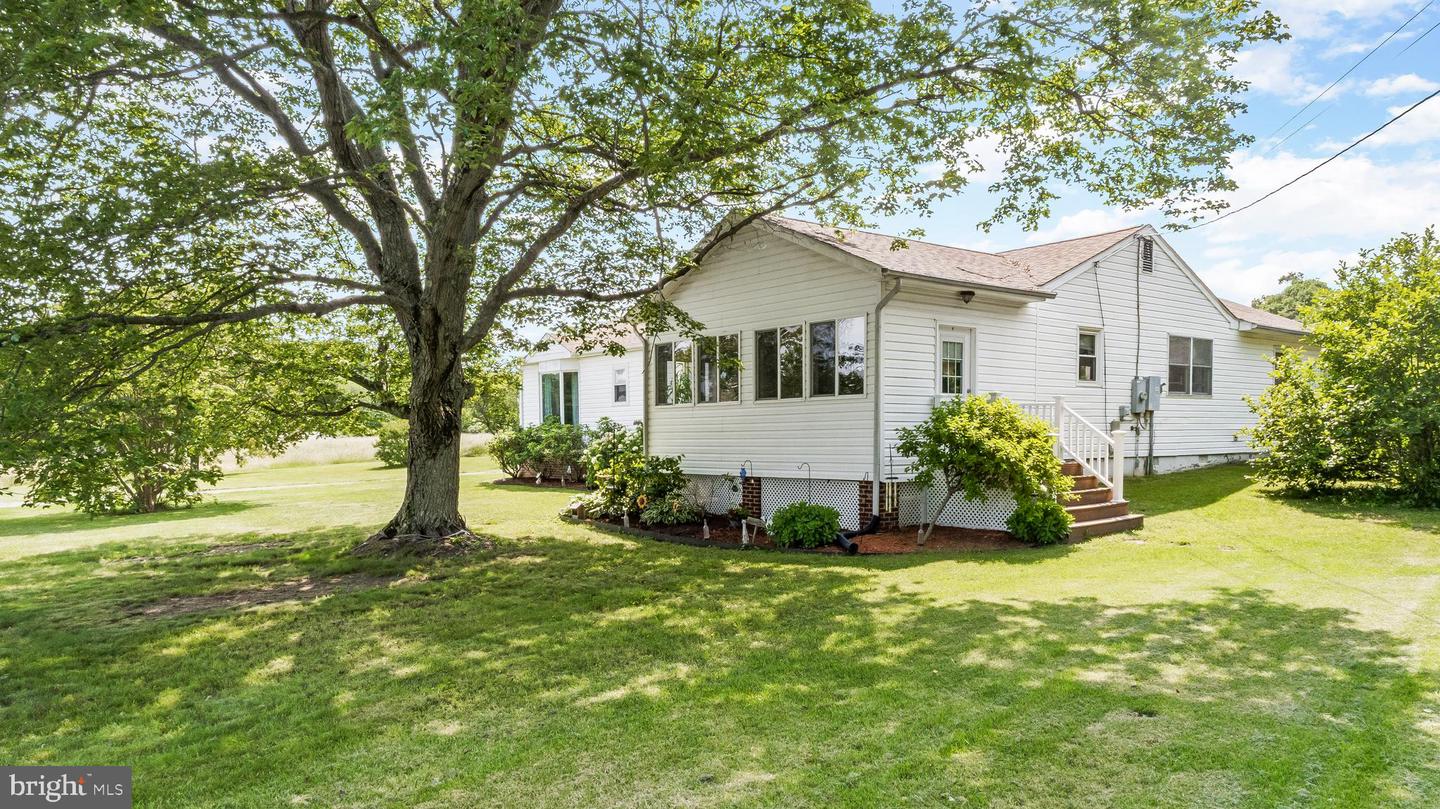 9665 Brunswick Rd Property Photo 1