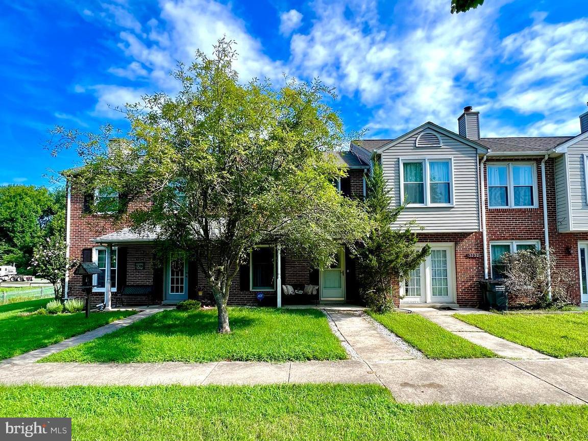 3233 WESTDALE CT