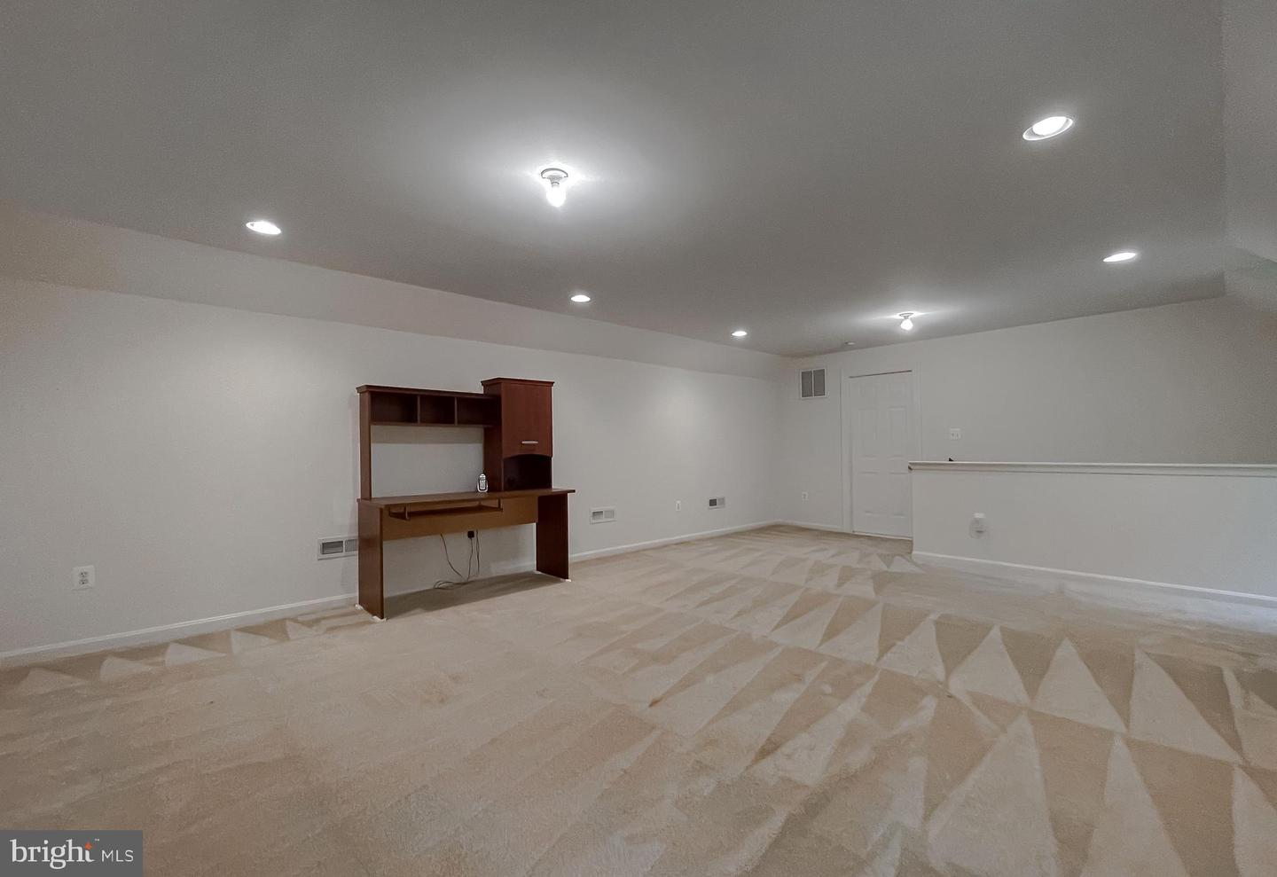 9275 Crescent Ln Property Photo 11