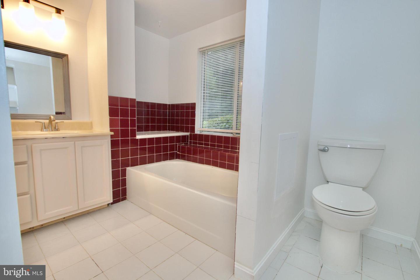 MDCH2046988 Property Photo 15