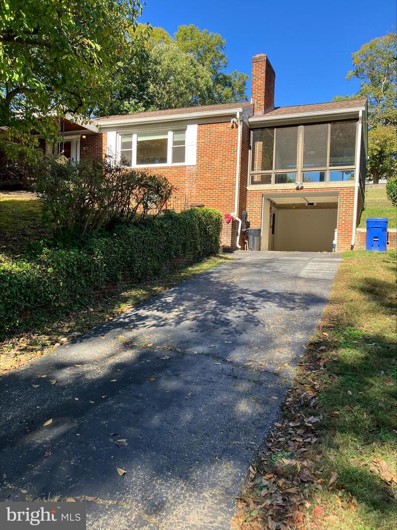 105 Bland Dr Property Photo 2