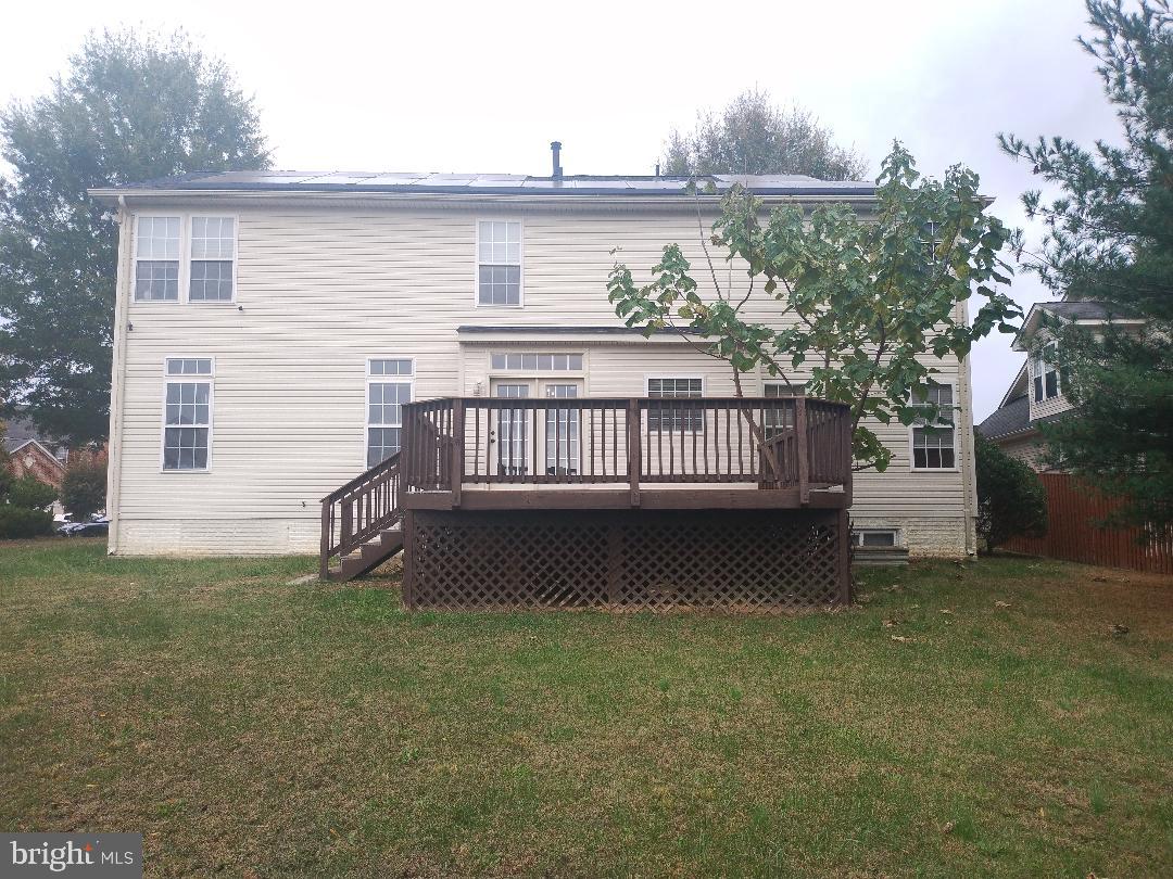 6847 Heathway Ct Property Photo 4