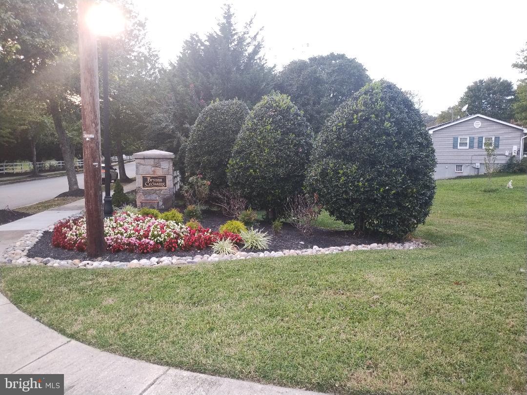 6847 Heathway Ct Property Photo 10