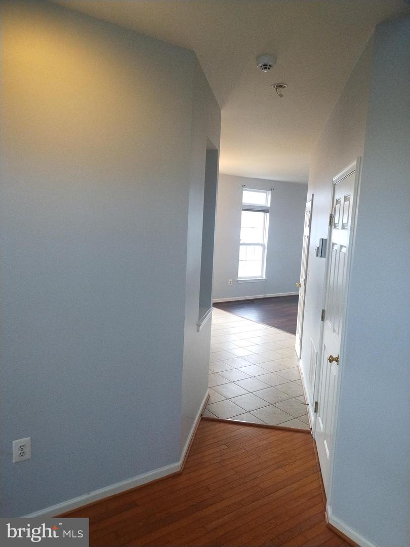 6847 Heathway Ct Property Photo 13