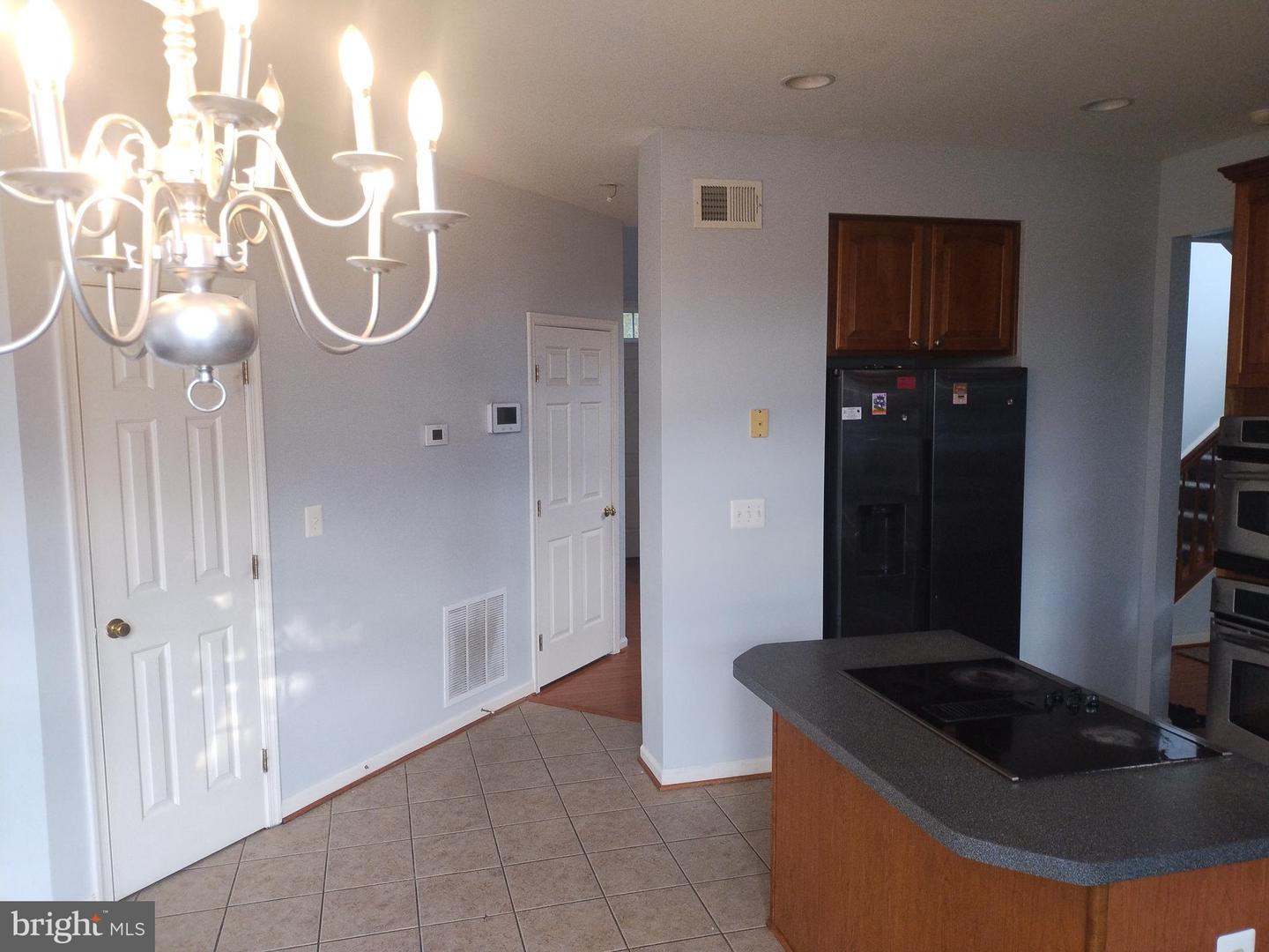 6847 Heathway Ct Property Photo 17