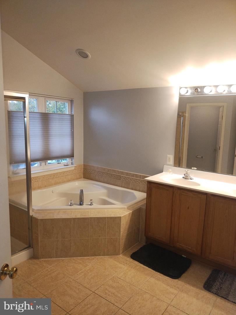 6847 Heathway Ct Property Photo 32