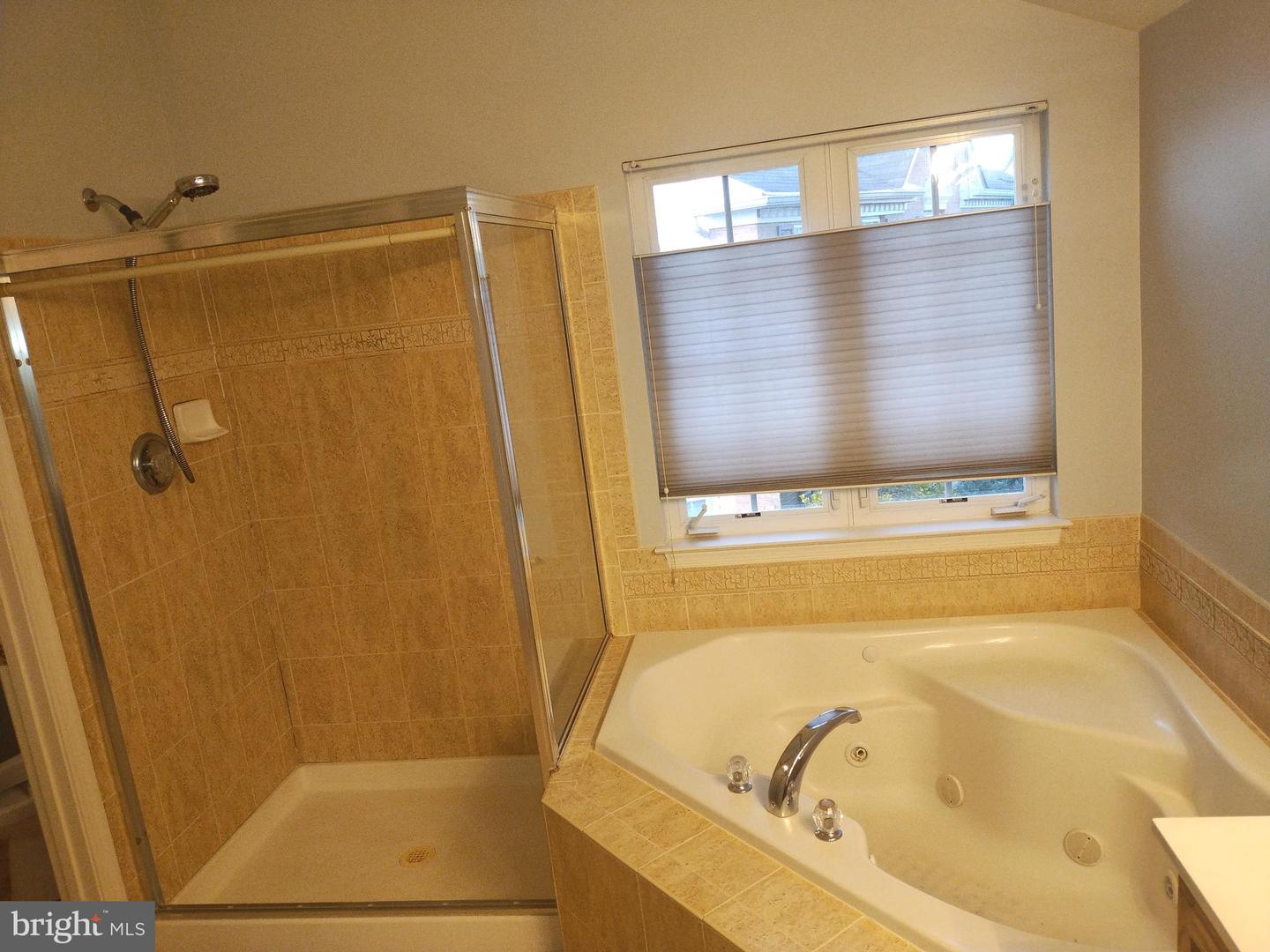 6847 Heathway Ct Property Photo 35
